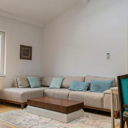 Dvor Apartment