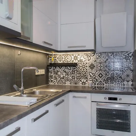 Apartment Dvor *